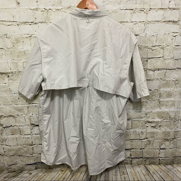 World Wide Sportsman Cream Vented Fishing Short Sleeve Button Down Shirt - Picture 2 of 4